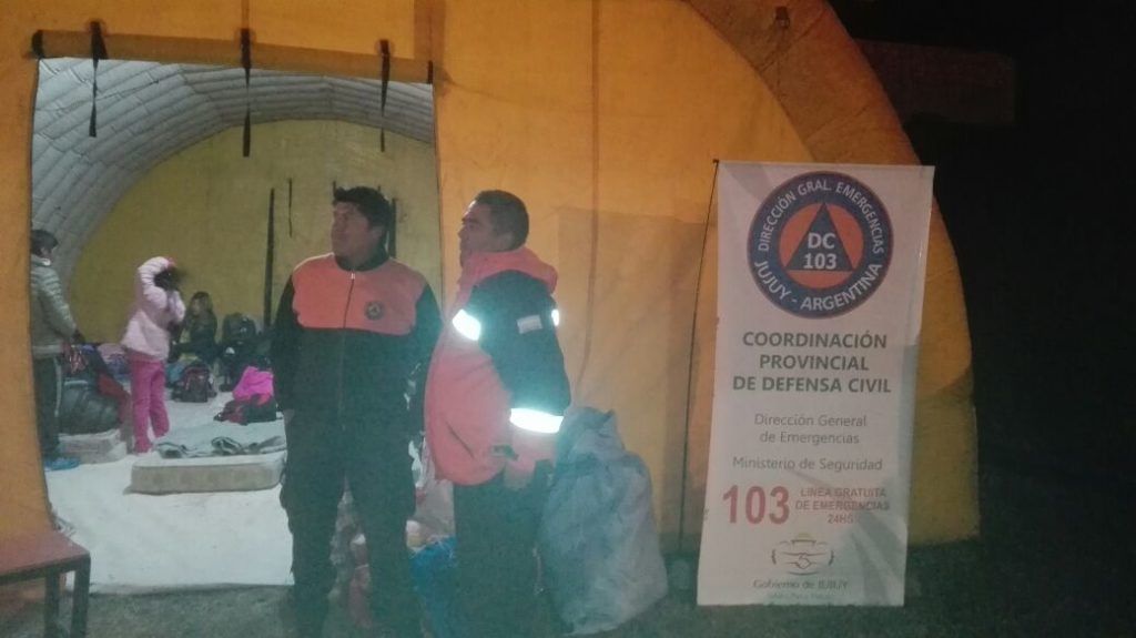 Defensa Civil instaló una carpa en la localidad de Reyes.