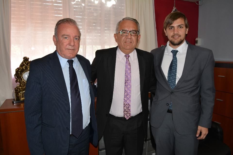 Director Lello Ivacevich junto a Bravo y De Bedia