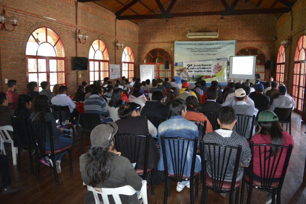 Masiva concurrencia a jornada sobre frutillas