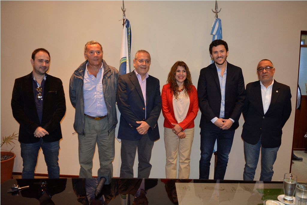 Ministro Abud ultimó detalles de Agroemprende con referentes oficiales