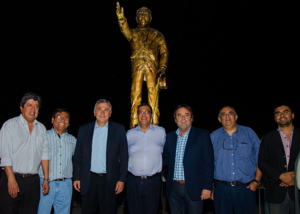 Monumento a Hipólito Yrigoyen, primer presidente electo por el voto popular en 1906.