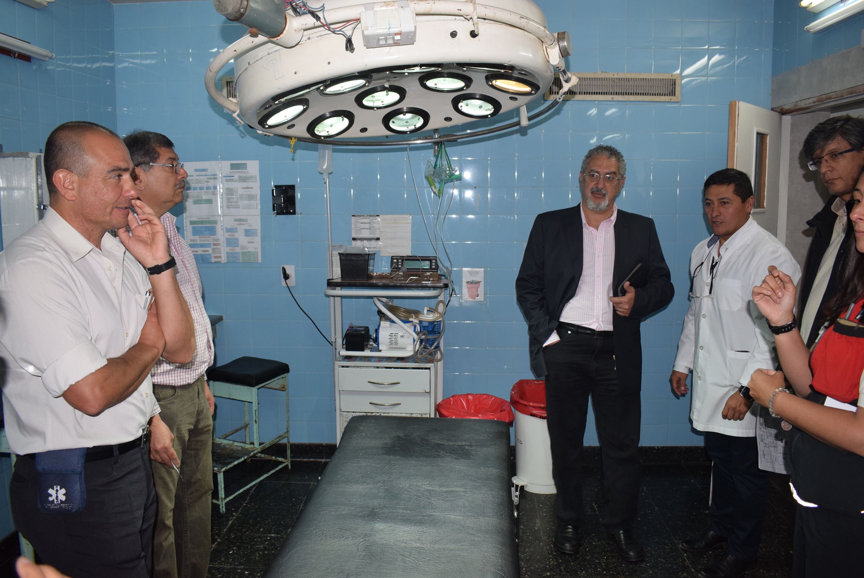 El equipo de Salud analizando infraestructura hospitalaria.