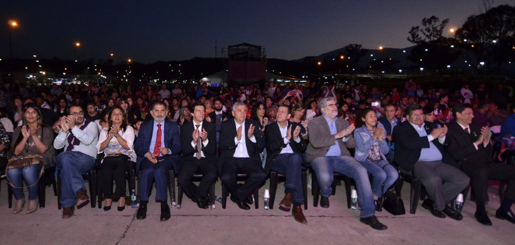 Morales junto a autoridades que participaron de la premiación que se realizó en Tecnópolis Federal Jujuy. 