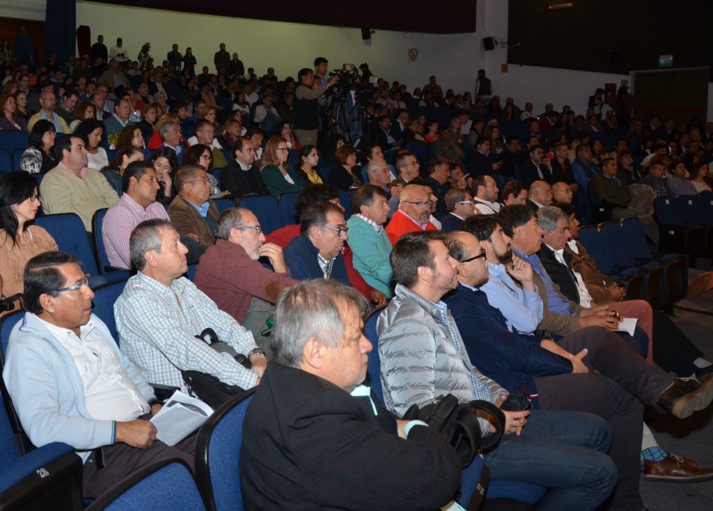 Funcionarios y equipos técnicos, en la reunión de gabinete ampliado.