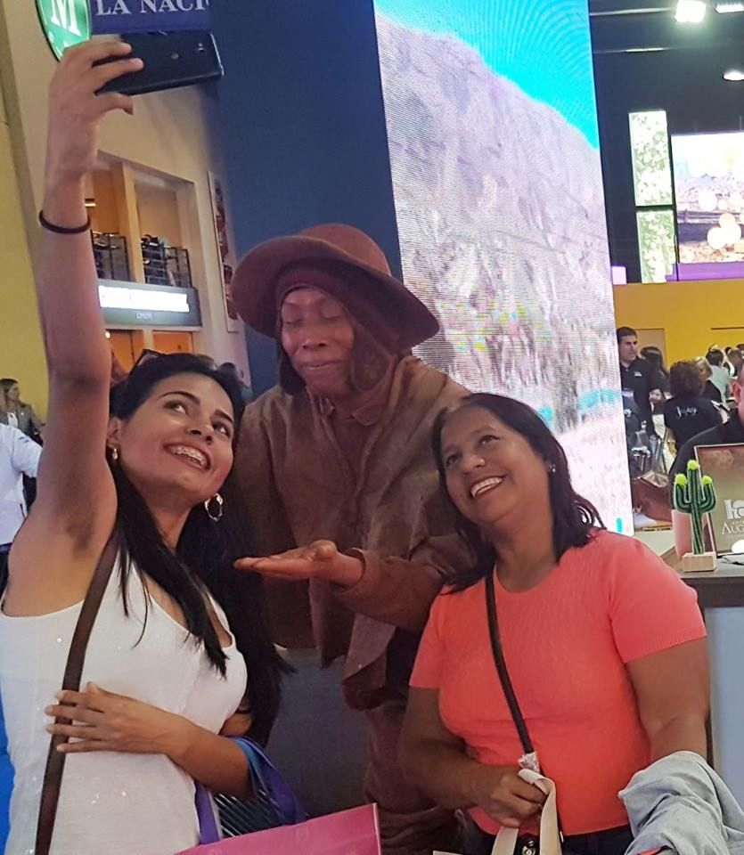 22894421_1988098088075974_1564038961401365976_n