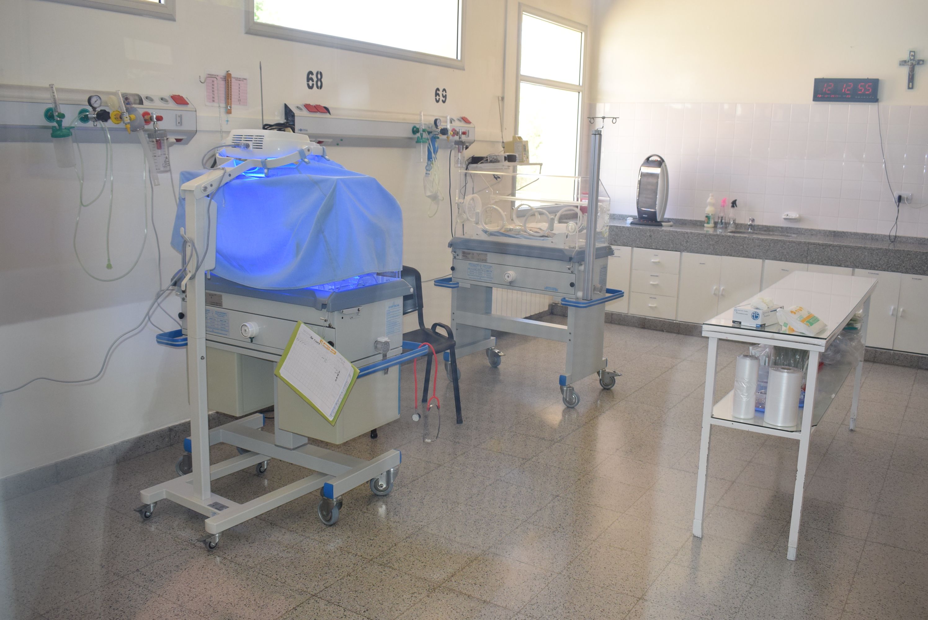 Equipos nuevos de última generación para el servicio de Neonatología.