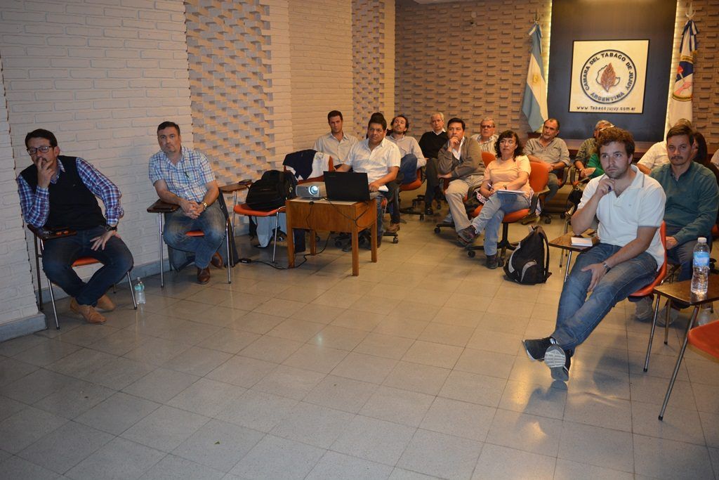 Capacitan en abordaje de langostas en la provincia.