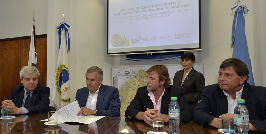Moderno procedimiento para mantener rutas y caminos