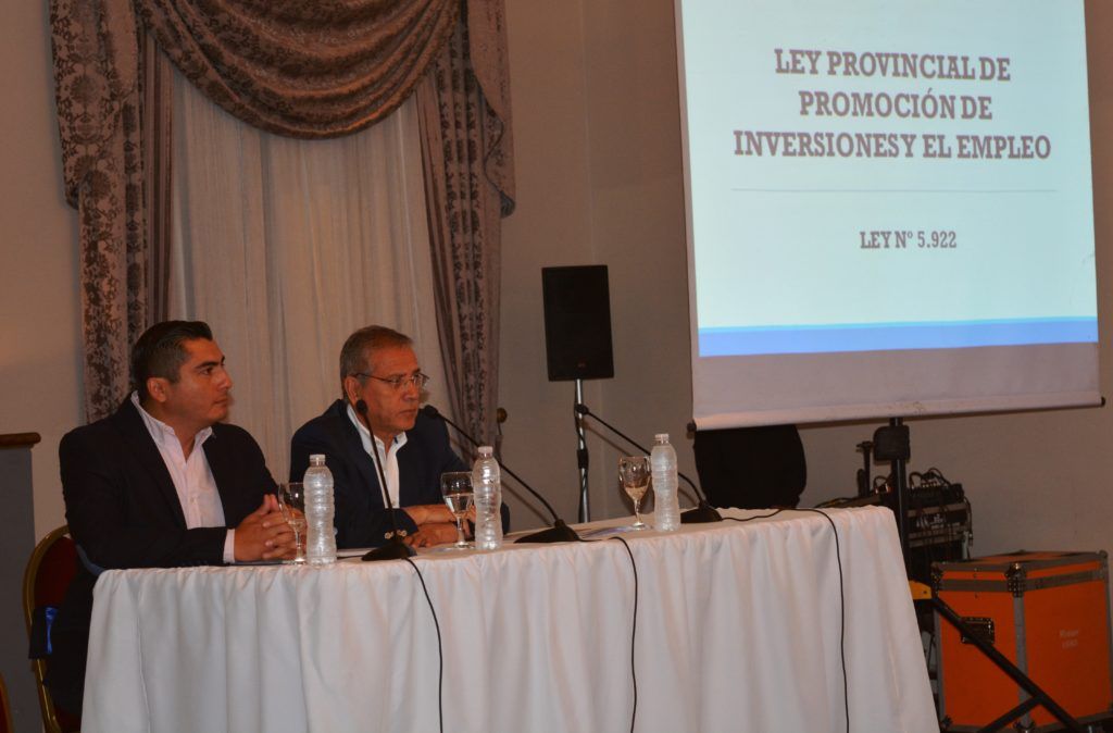 Ministro Abud y Secretario Suárez presentaron Ley de Inversiones.