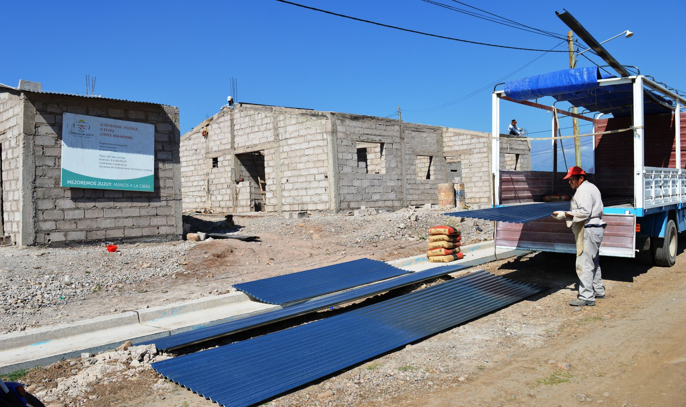 En Palpalá, como en otros puntos de la provincia, se están culminando viviendas para cuya finalización se logró un reconvenio. Son 1882 viviendas en todo Jujuy.