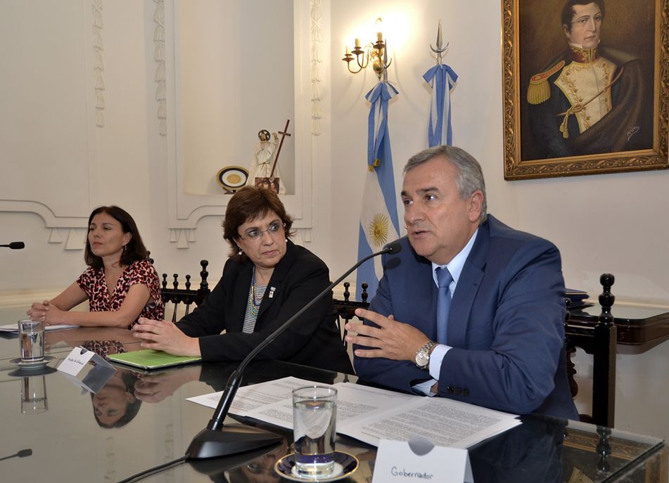 El gobernador Morales afirmó que el Plan de Mejora Integral del Sistema de Formación Docente “garantiza el cargo y los salarios a todos los educadores”.