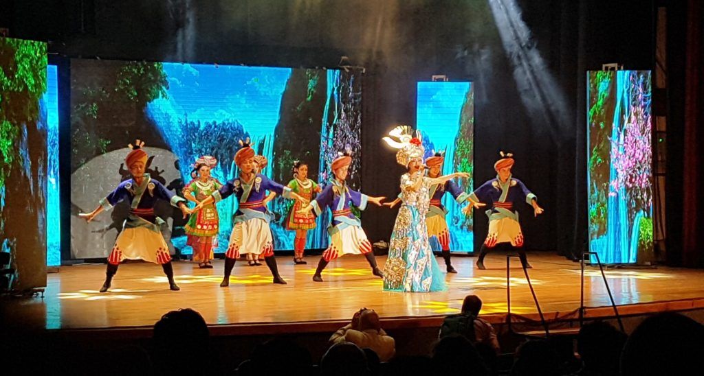 Las danzas de Guizhou Multicolor permitieron entender las etnias de China.