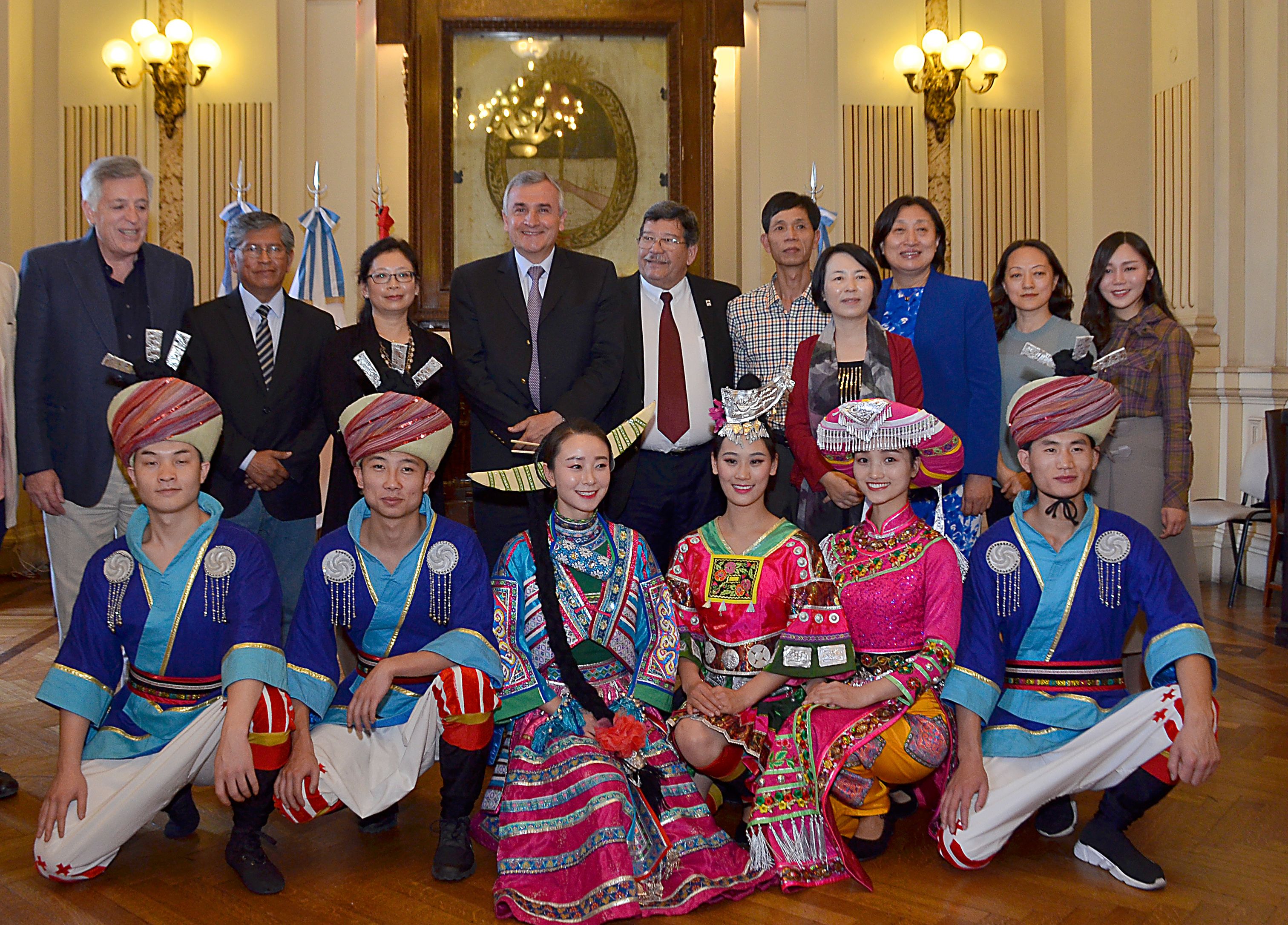 El Gobernador Gerardo Morales, firma convenio con la delegación China de la de provincia de Guizho.