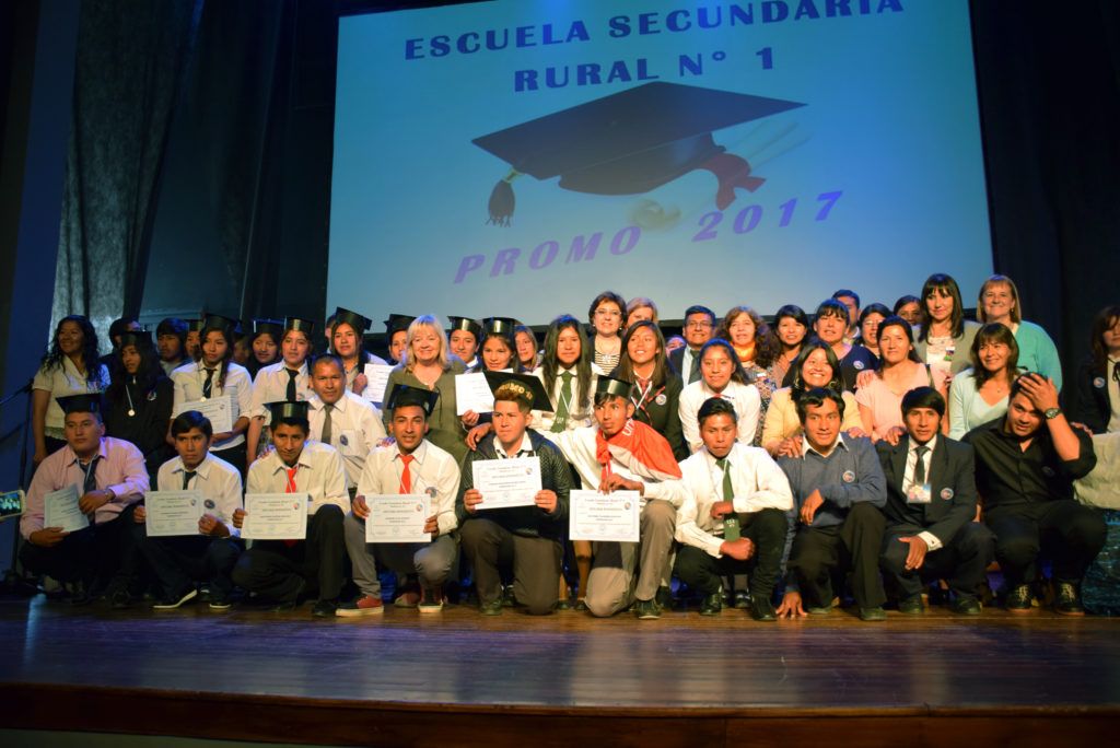 Egresados de la Escuela Secundaria Rural N° 1 en la colación de grado realizada este jueves. 