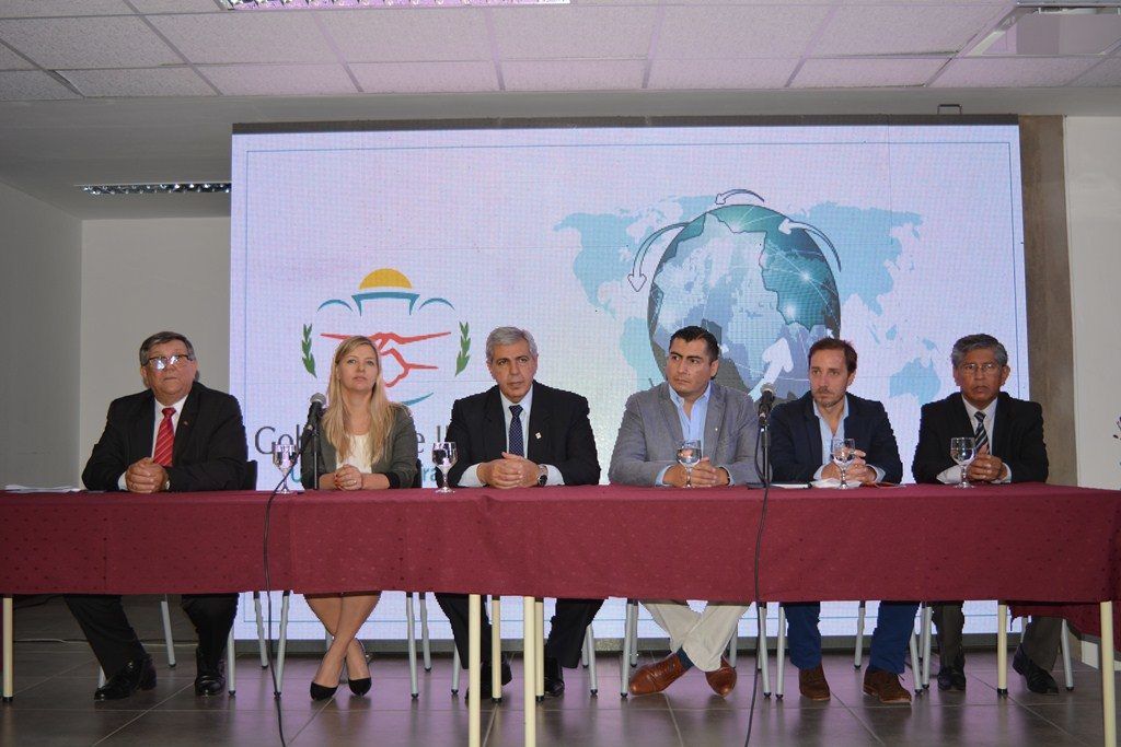 Funcionarios nacionales y provinciales, presidieron el acto de inauguración de la Semana del Comercio Exterior. 