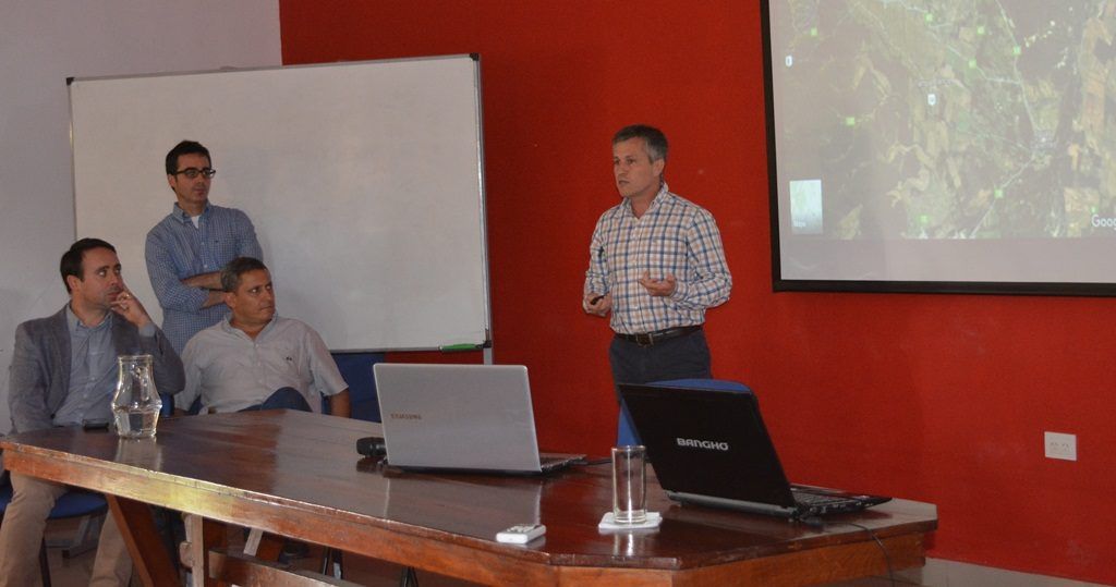 El director Hernán De Arriba Zerpa, explicó a los presentes la situación actual de la plaga en la provincia.