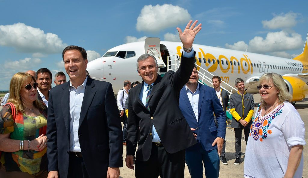El Gobernador Gerardo Morales en el vuelo de FlyBondi