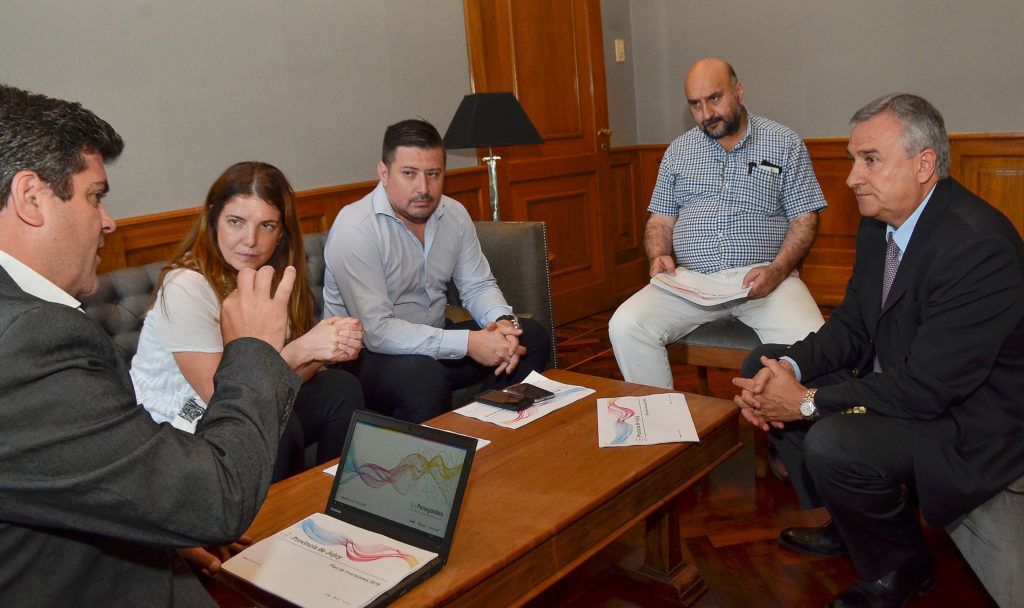 El Gobernador Gerardo Morales reunión directivos TELECOM fibra óptica para el norte de Jujuy Banda Ancha
