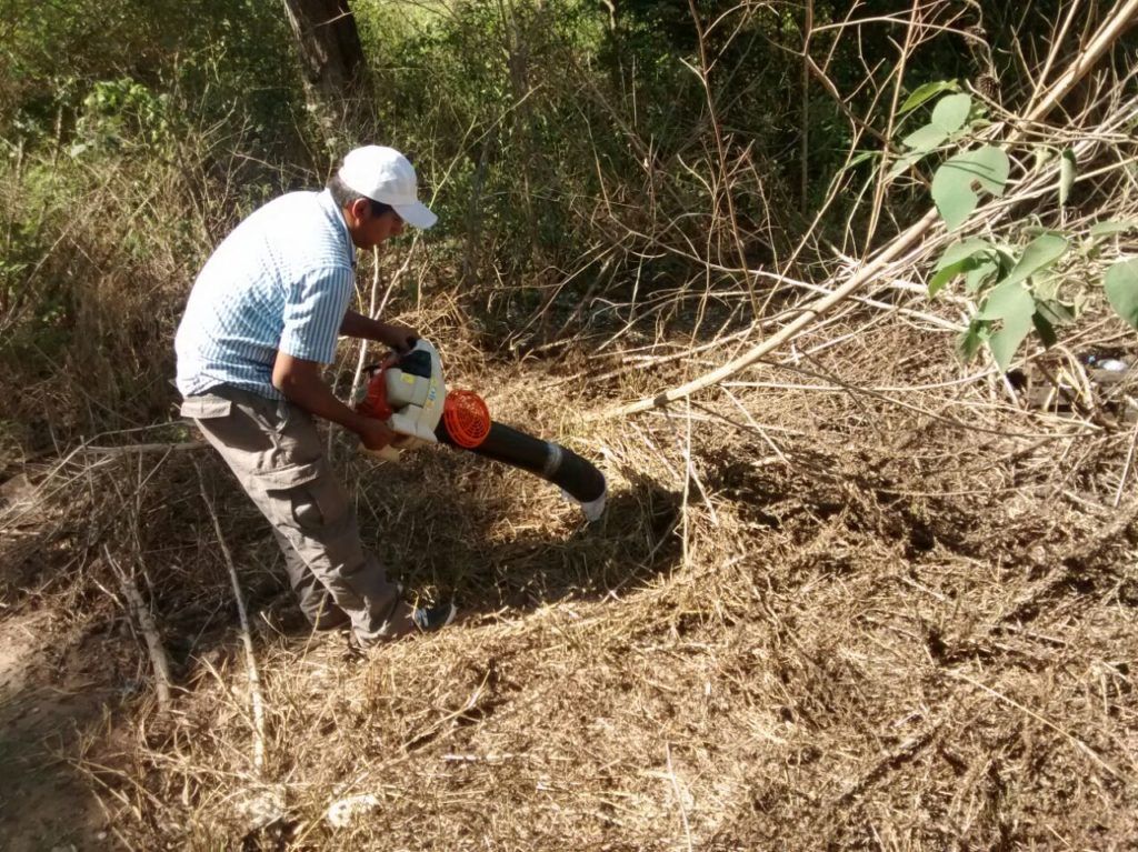 Equipo técnico del Ministerio de Desarrollo Económico y Producción trabajando en las zonas afectadas.