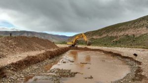 las tareas en los cauces de ríos son constantes desde el año pasado, lo que mitigó bastante el riesgo, aunque la geografía provincial y el clima de la región todavía golpean los caminos.
