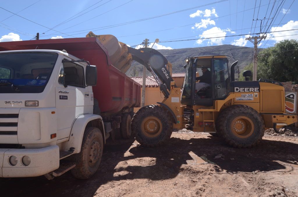Personal de Recursos Hídricos continua trabajando en las calles más afectadas