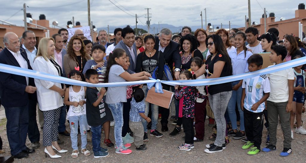 28 3 18 ENTREGA DE CASAS EN EL CARMEN 1