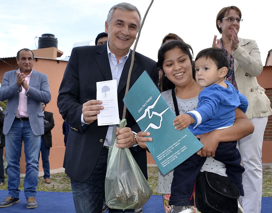 28 3 18 ENTREGA DE CASAS EN EL CARMEN 2