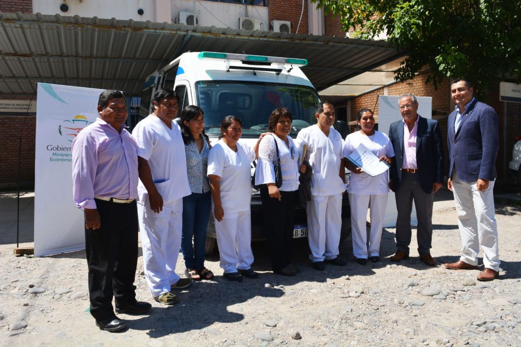 Ministro Abud y cooperativistas en instalaciones de la cartera oficial