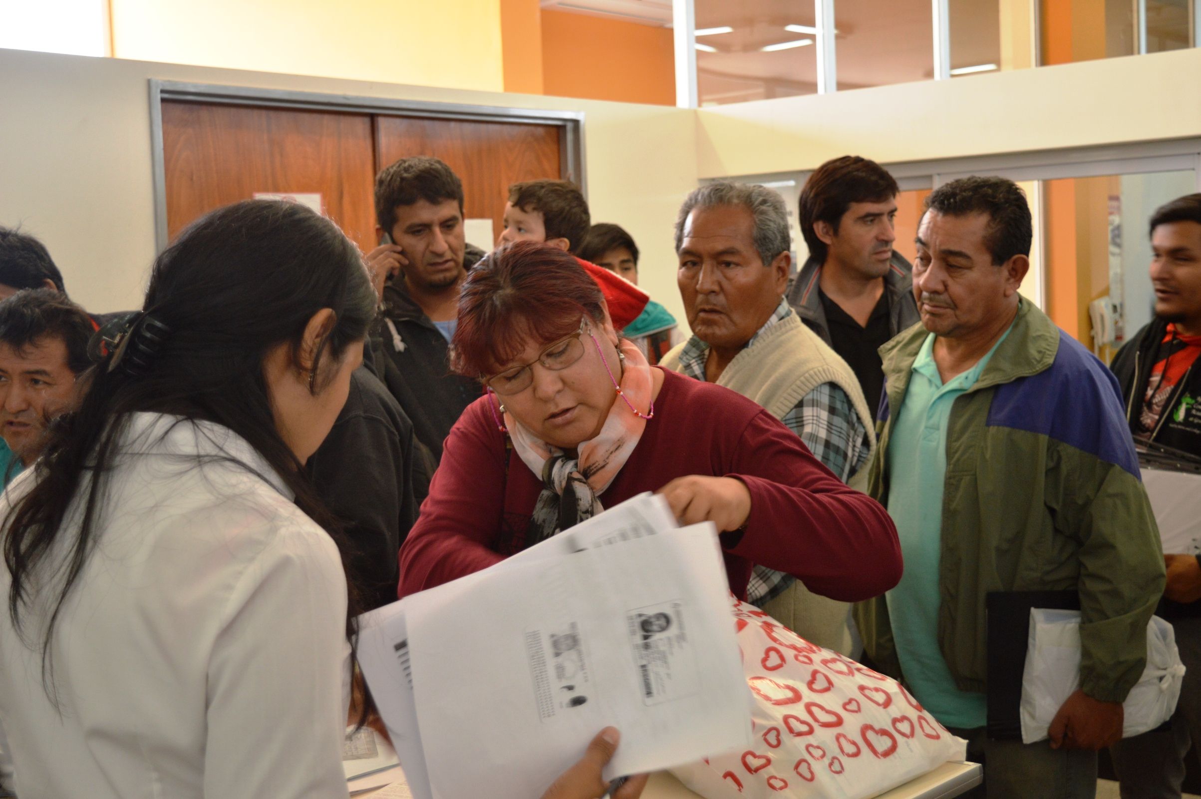 Las consultas e inicios de trámites son numerosos, y las oficinas de la Secretaría de Transporte dan cuenta de la relación directa Estado-solicitante en este procesod e regularización.