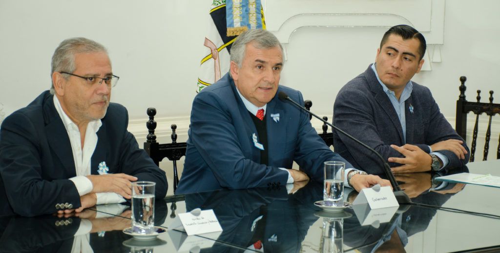 El gobernador junto a funcionarios del ministerio de desarrollo industrial