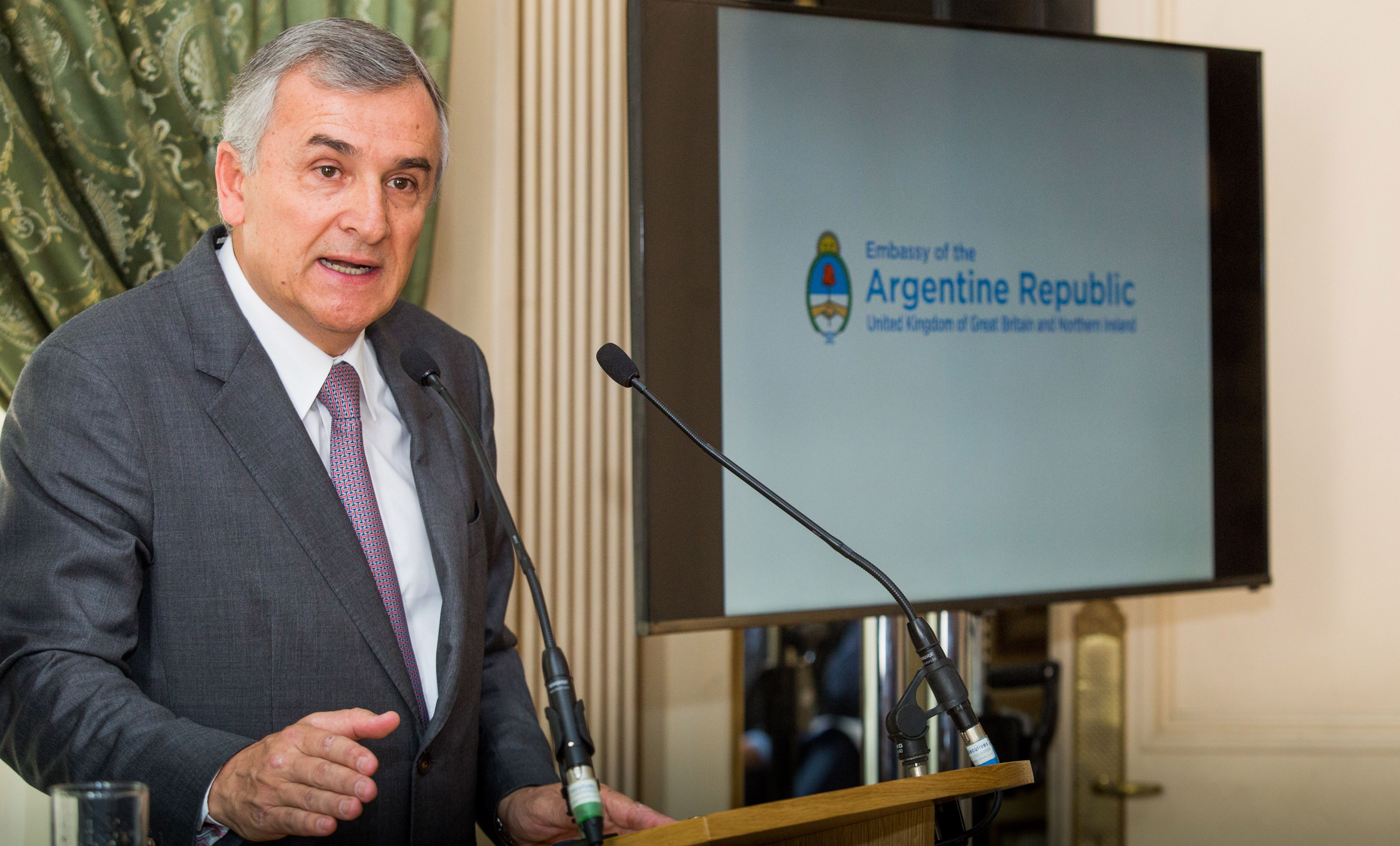 Gerardo Morales en el seminario de cooperación entre Argentina y el Reino Unido