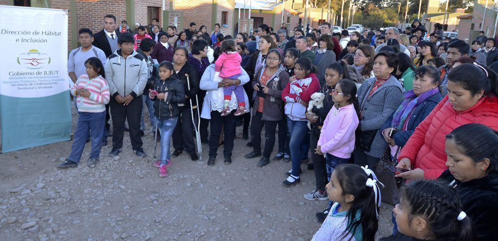 El Estado consolida su política habitacional en Perico.