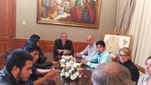 Gobernador Morales recibió a estudiantes jujeños becados en Francia.