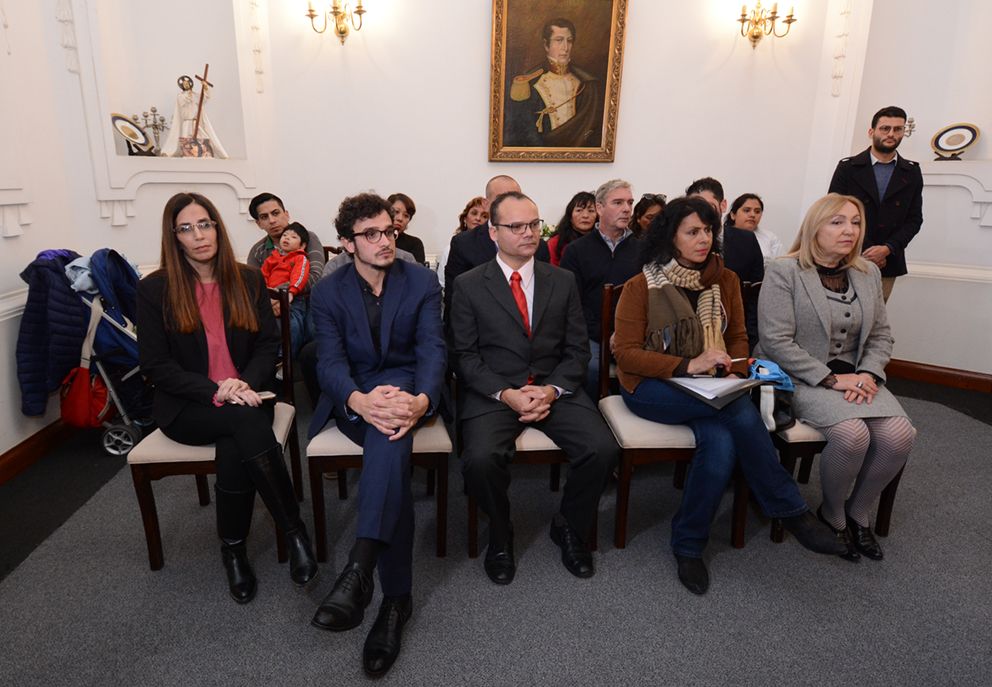 Autoridades provinciales y representantes del grupo Cannabis Medicinal Jujuy