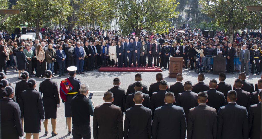 Primera promoción de la policía intercultural.