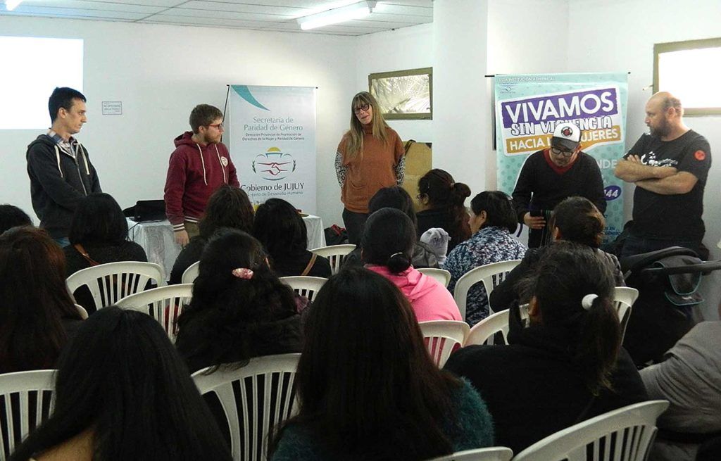 Reunión con beneficiarios de Programa Hacemos Futuro.