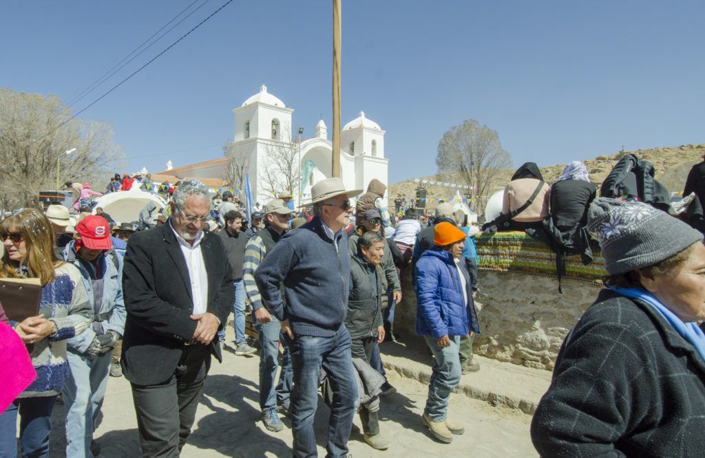 Procesión por las calles de la localidad.