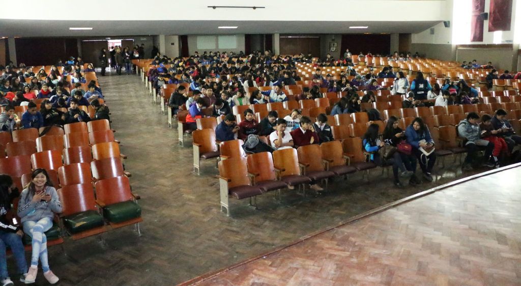 Dio inicio al Programa "Las Escuelas van al Cine".