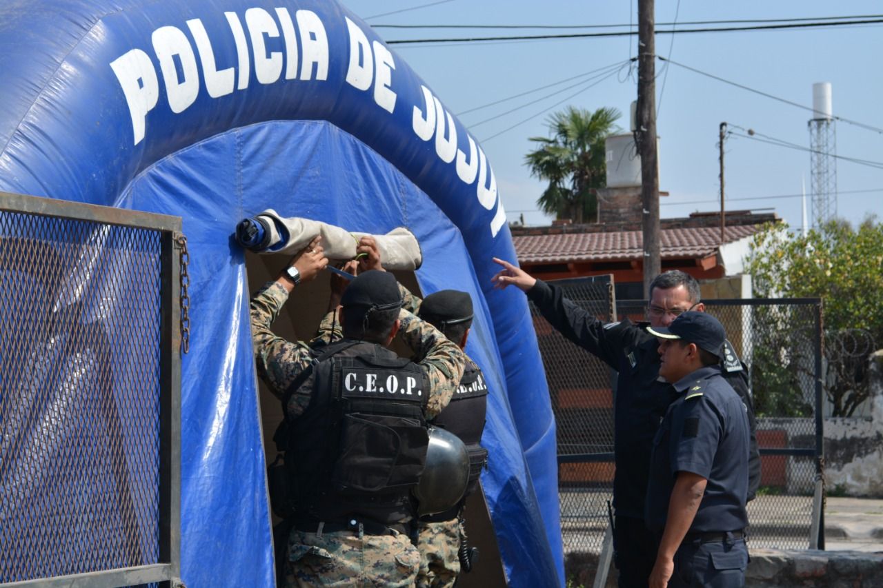 Unidades de la Policía en San Isidro
