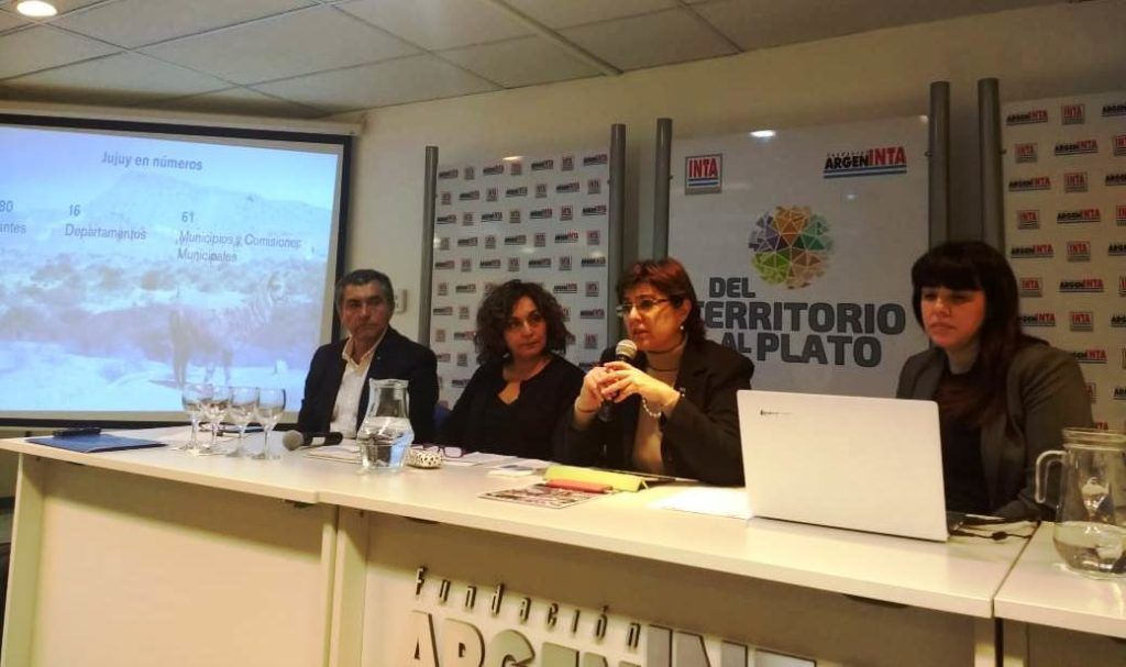 La ministra Isolda Calsina expone en la jornada de promoción de políticas de innovación descentralizada INNOV-AL.