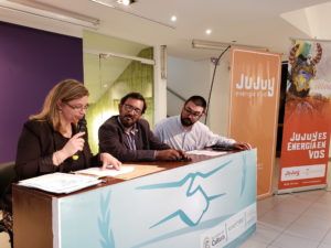 Emilce Bártulos de Escribanía de Gobierno estuvo a cargo de la apertura de sobres de los ganadores del Salón provincial