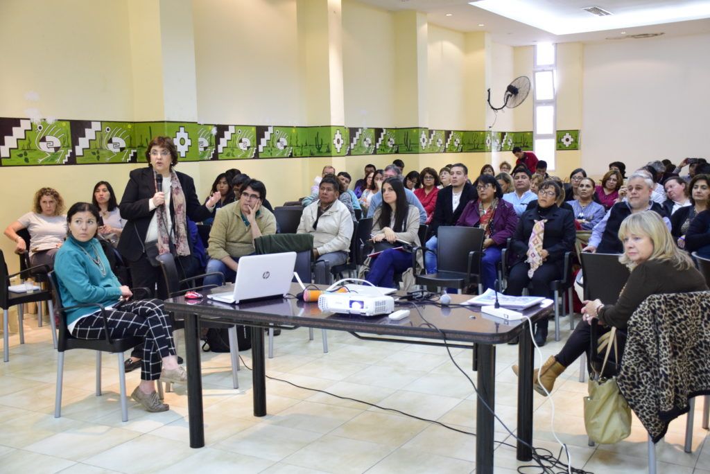 La ministra Calsina expone las políticas prioritarias de Educación ante los rectores de los IES.
