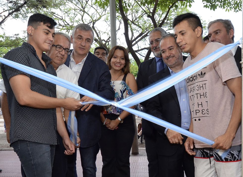 Corte de cintas en la apertura del DIAT.