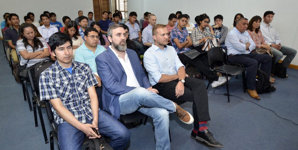 Egresados del Plan "111Mil" presentaron sus trabajos