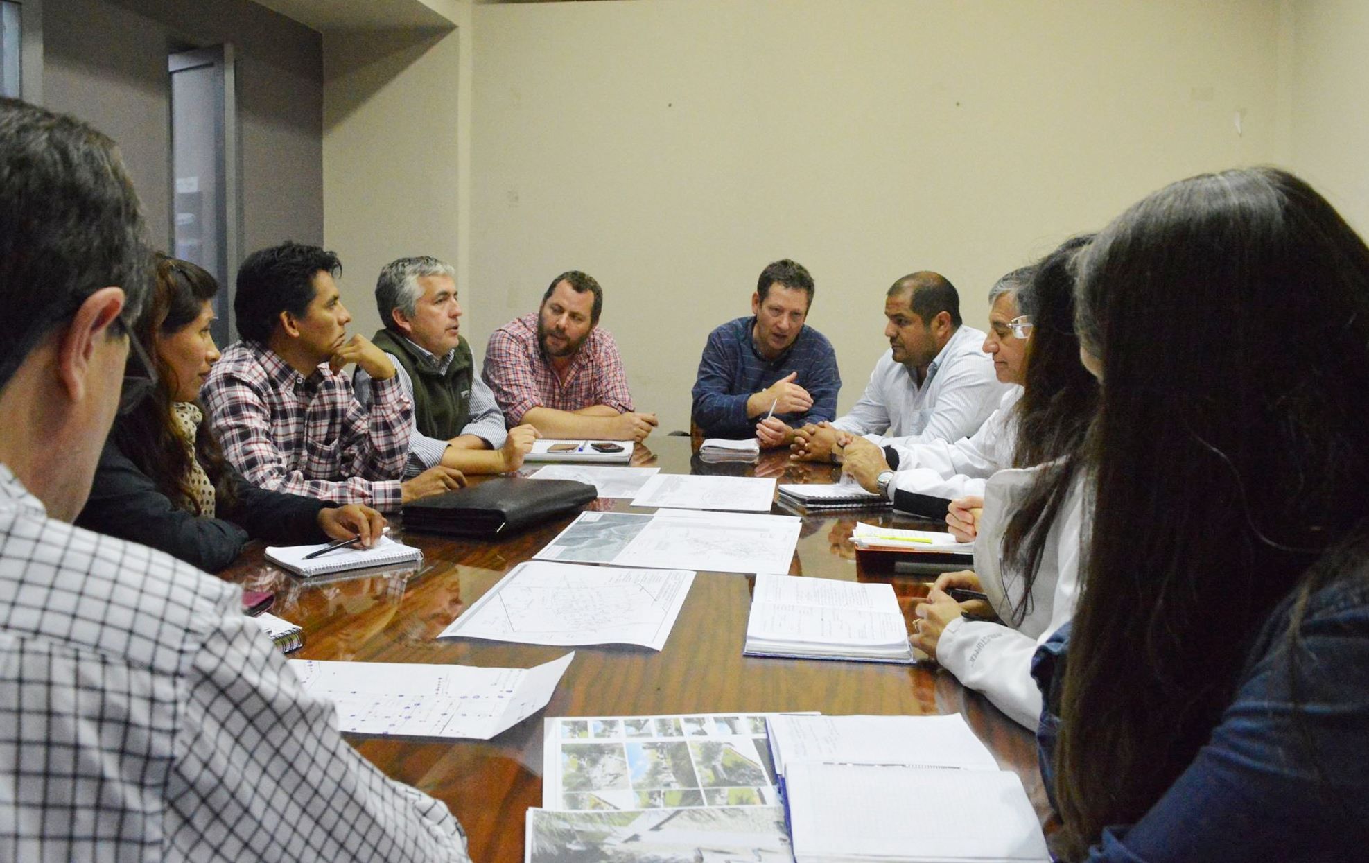 El comisionado de Santa Ana y la comisionado de Caspalá fueron aprte de la reunión con las Secretarías de Infraestructura y de Energía, ya que son parte de la sociabilización de los proyectos en las comunidades.