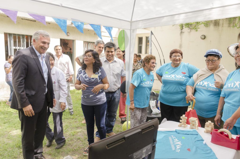 El Gobernador recorrió los stands de todos los emprendedores