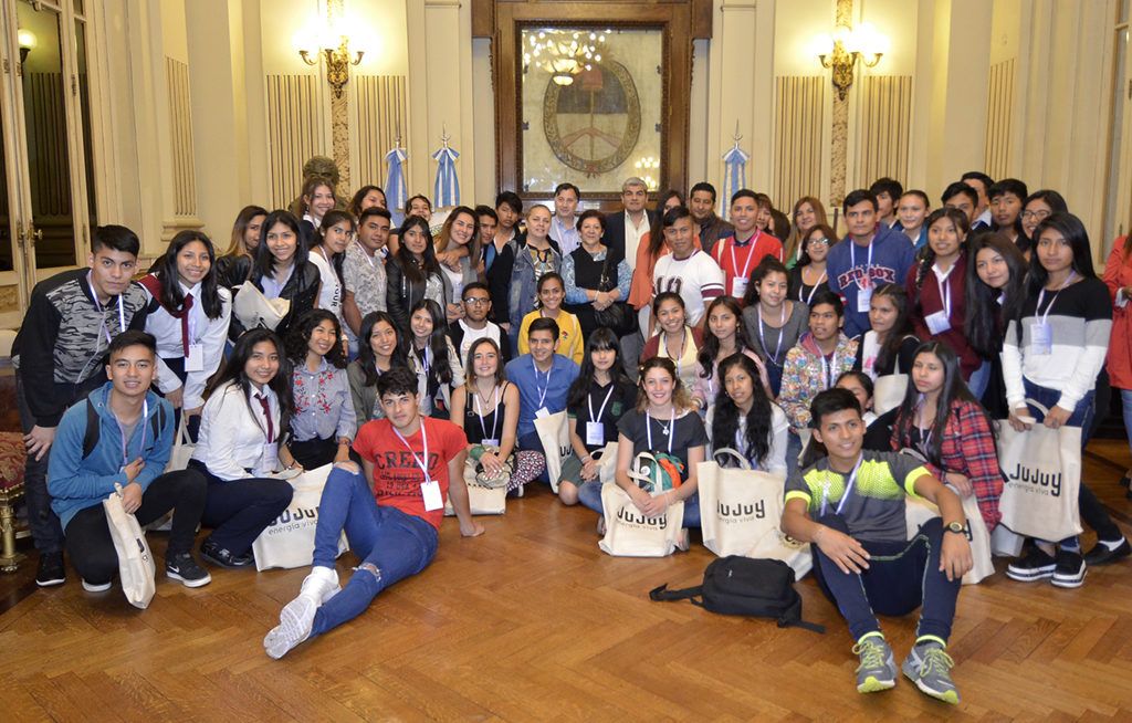 Integrantes del XVI Parlamento de la Juventud provincial visitaron Casa de Gobierno