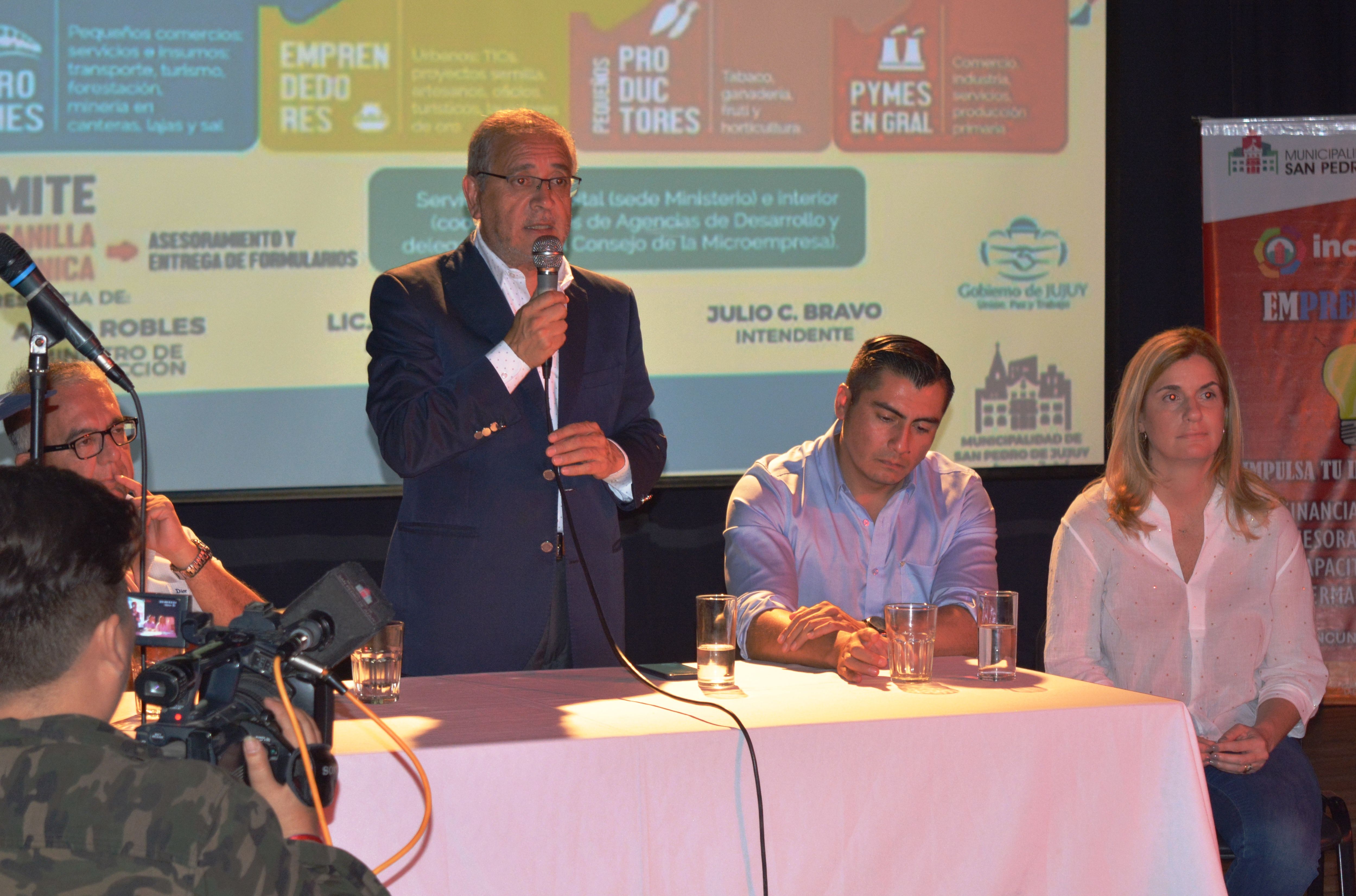 Ministro Abud Robles detalló líneas financieras para el desarrollo emprendedor