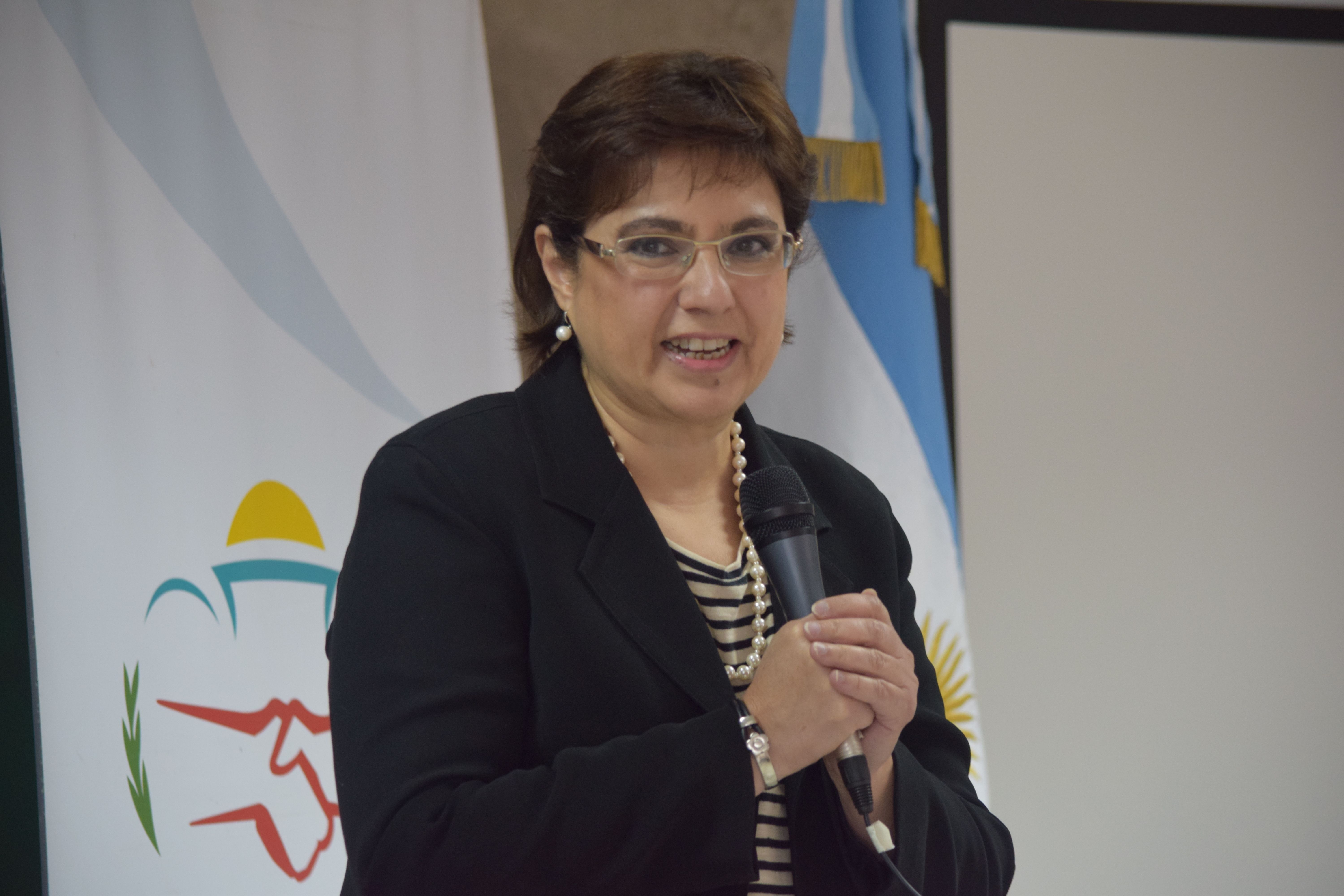 Ministra de Educación, Isolda Calsina.