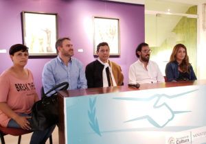 Medina Zar y Valdecantos junto a Atienzo y las secretarias de Cultura y de la comisión organizadora del festival, Lorena Lamas y Carolina López, respectivamente